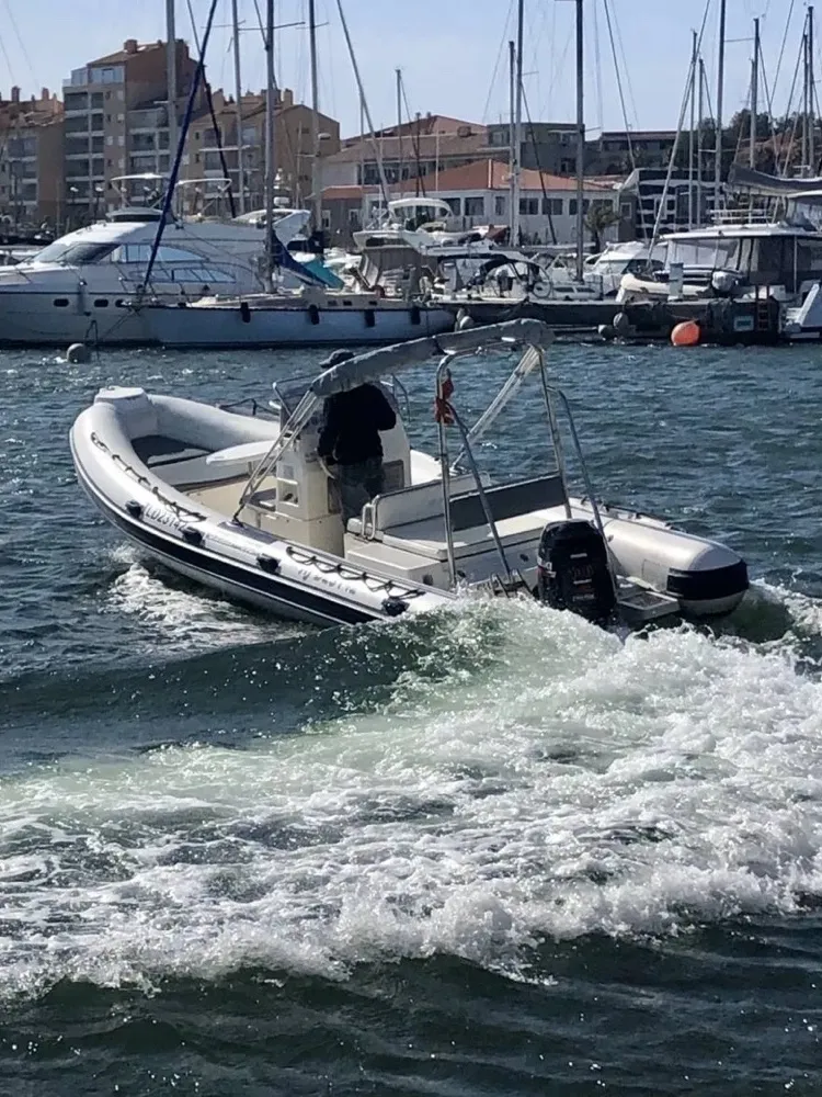 Location de bateau à Hyères par Aniel Boats Services