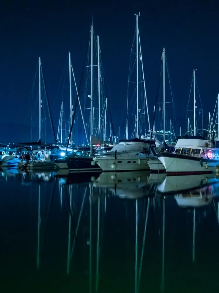 Stationnement de bateau à Hyères par Aniel Boats Services